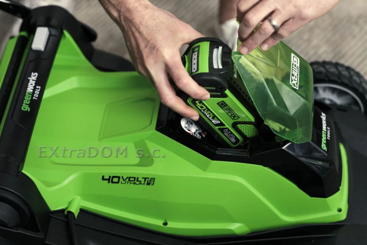 Kosiarka akumulatorowa GREENWORKS 40V 41cM sama maszyna, bez akumulatora i ładowarki G40LM41