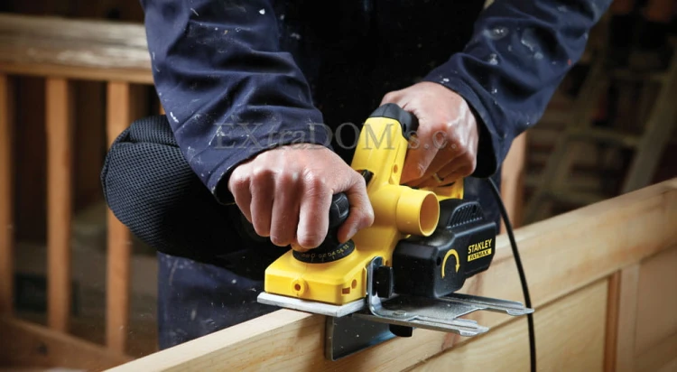 Strug Stanley Fatmax 750W, walizka + akcesoria FME630K-QS
