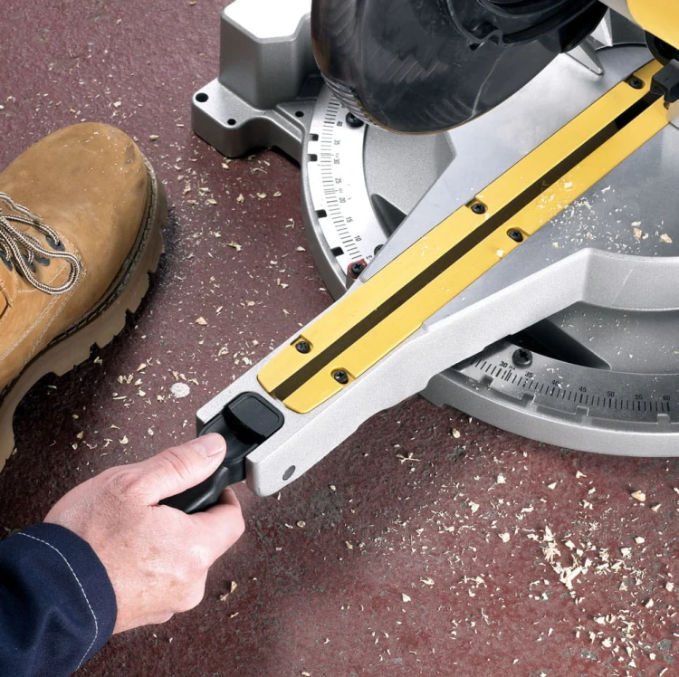 Pilarka ukosowa ukośnica DEWALT regulacja prędkości 216mm 1600W DW712-QS