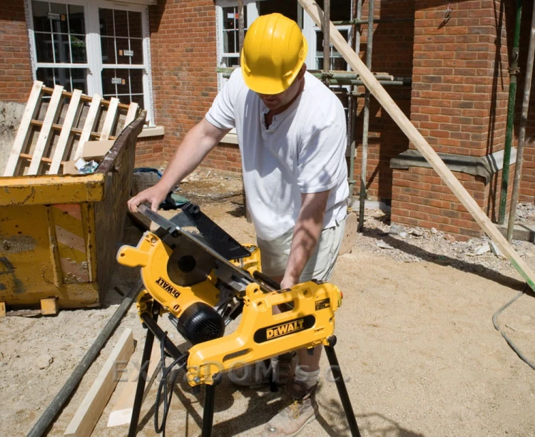 Pilarka odwracalna DEWALT 2w1 pilarka ukosowa i stołowa tarczowa DW743N-QS