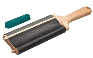 Dwustronna ostrzałka - polerka na trzpieniu drewnianym do noży do łyżek BeaverCraft LS5P1 strop skórzany