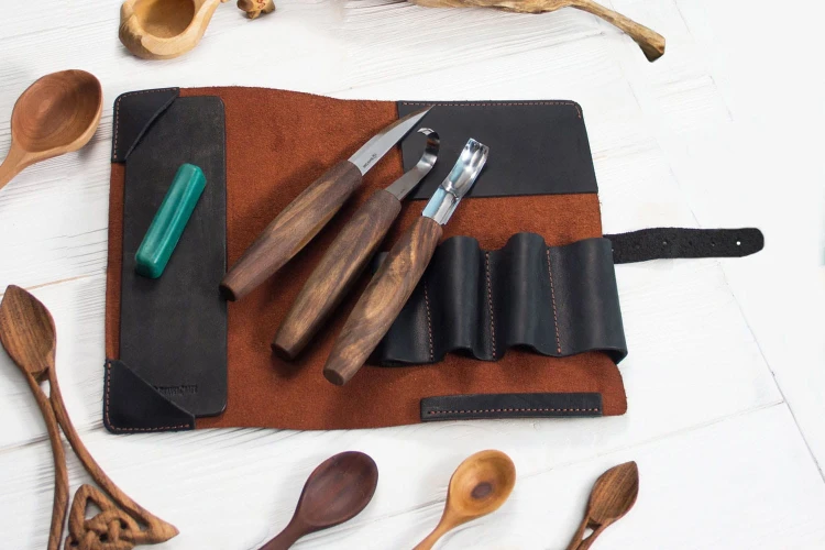 estaw 3 narzędzi do rzeźbienia łyżek BeaverCraft z akcesoriami w etui ze skóry S14X