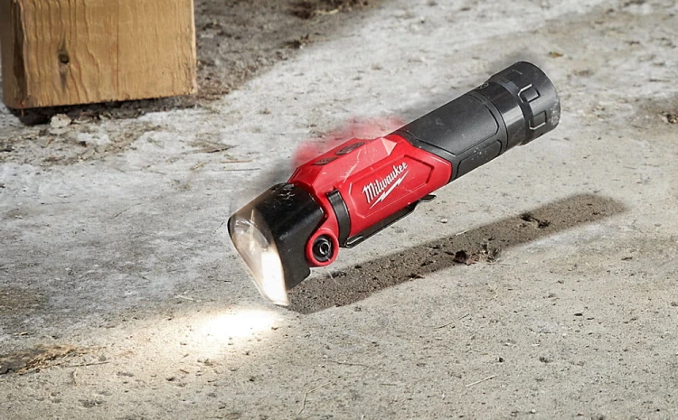 Lampa akumulatorowa ręczna Milwaukee L4PWL-301 500 lm 4933479765