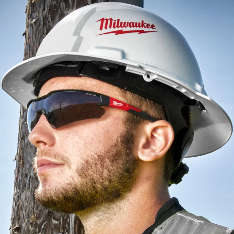 Okulary ochronne przyciemniane Milwaukee 4932471882