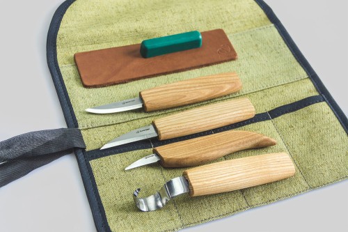 Zestaw 4 noży do rzeźbienia łyżek z akcesoriami do polerowania w etui BeaverCraft S48