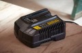 Szybka ładowarka akumulatorów Stanley FatMax V20 4A SFMCB14