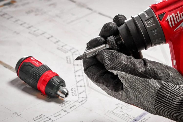 Multiwkrętak Milwaukee uniwersalny wkrętak z grzechotką 8w1 4932480581