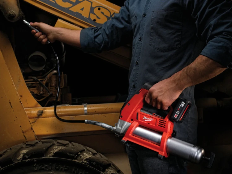 Smarownica akumulatorowa Milwaukee 12V M12GG