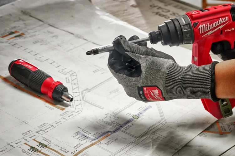Multiwkrętak Milwaukee wkrętak z grzechotką 14w1 4932480582