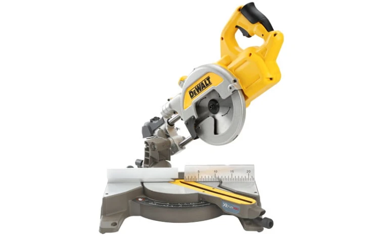 DEWALT pilarka ukosowa akumulatorowa 216mm XR FlexVolt 54V DCS777N-XJ wersja zerowa bez akumulatora i ładowarki