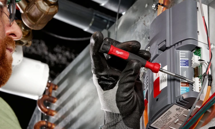 Multiwkrętak Milwaukee wkrętak 4w1 4932480584