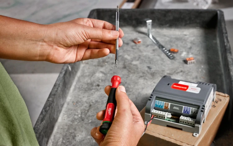 Precyzyjny wkrętak TORX Milwaukee 4w1