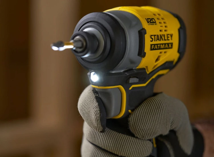 Beszczotkowa zakrętarka udarowa Stanley V20, wersja zerowa, bez akumulatora i ładowarki SFMCF810B-XJ