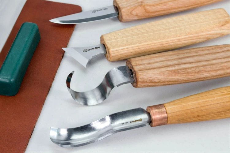 Zestaw do rzeźbienia BeaverCraft w drewnianym etui, 4 narzędzia + akcesoria do polerowania S19 Book