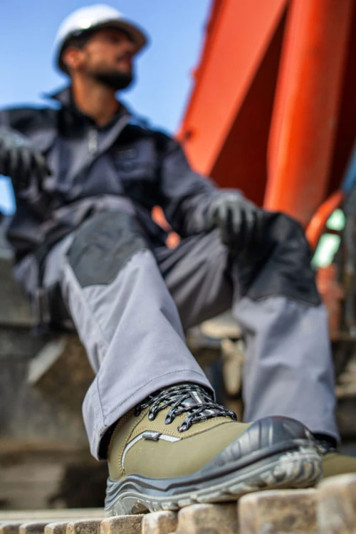 Półbuty robocze ochronne obuwie bezpieczne Lahti Pro kat. S3 SRC buty skóra nubukowa