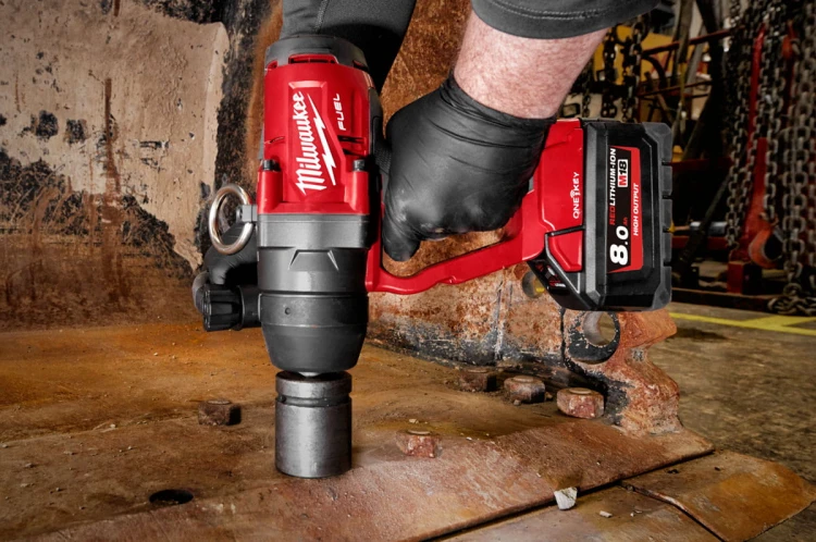 Klucz udarowy 1˝ Milwaukee M18 FUEL™ M18ONEFHIWF1-602X 2033Nm 2x aku. FORGE™ 6.0 Ah ładowarka w walizce HD Box
