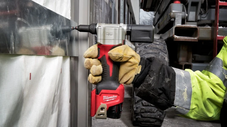 Kompaktowa nitownica Milwaukee M12BPRT