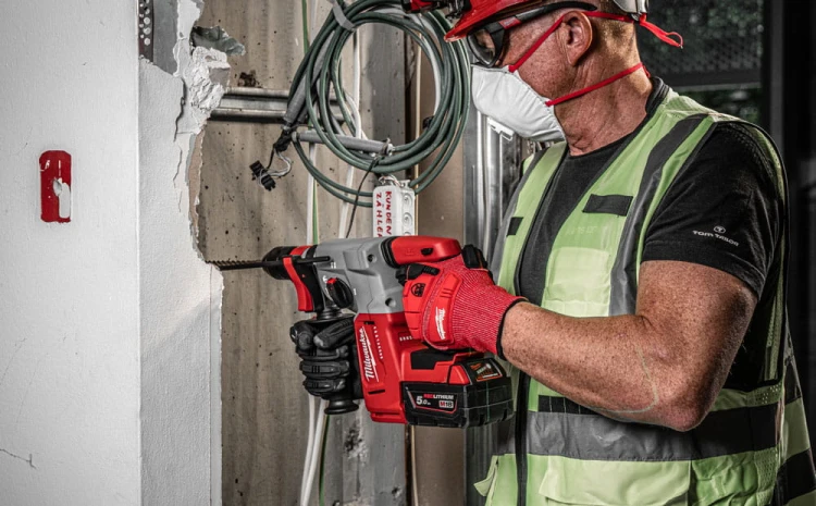 Młotowiertarka SDS-Plus Milwaukee 2,3J 18V M18BLHX-802X 2x aku. 8.0Ah FORGE™, szybka ładowarka w walizce