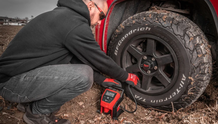 Kompresor akumulatorowy Milwaukee M12BI