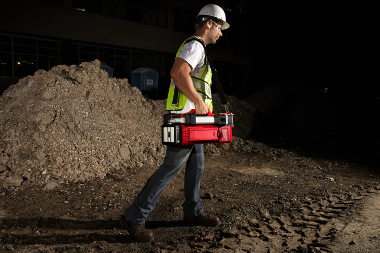 Lampa stojąca LED Milwaukee ONE-KEY™ M18ONERSAL 5400lm