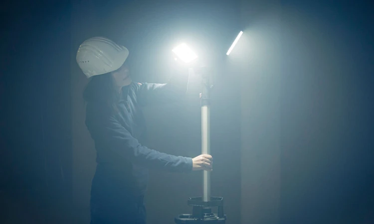Reflektor budowlany LED na statywie z potrójną głowicą 13050 T Brennenstuhl 13500lm, IP54 1173700008