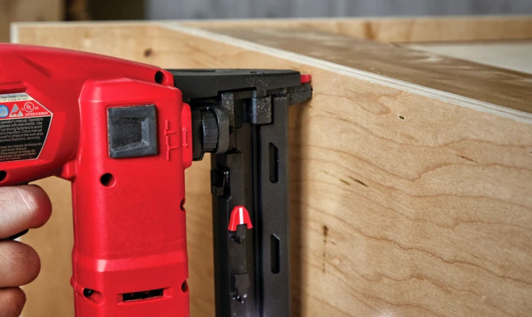 Zszywacz akumulatorowy Milwaukee M18FNCS18GS