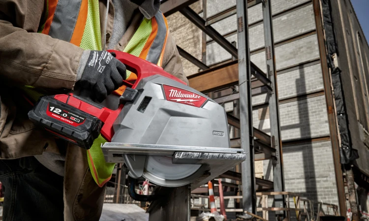Pilarka tarczowa do metalu Milwaukee M18FMCS66 203mm