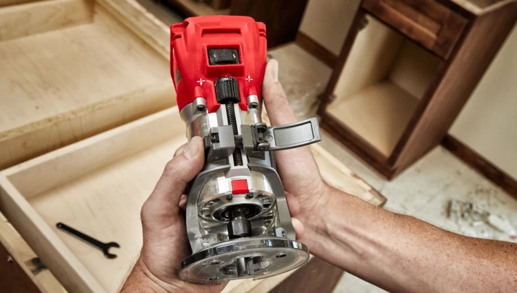 Frezarka górnowrzecionowa Milwaukee M18FTR8