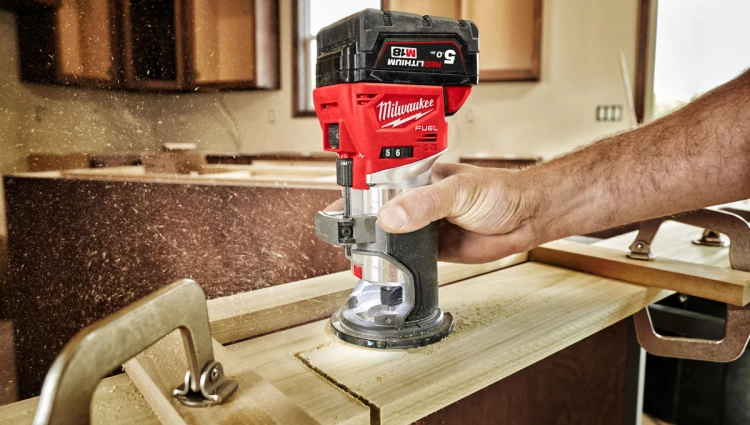 Frezarka górnowrzecionowa Milwaukee M18FTR8