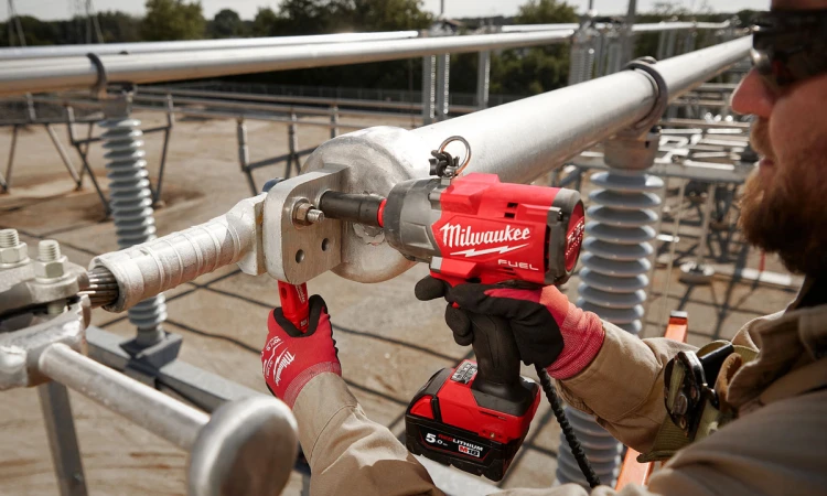 Klucz udarowy ½'' Milwaukee M18FHIW2P12 Fuel 1491Nm