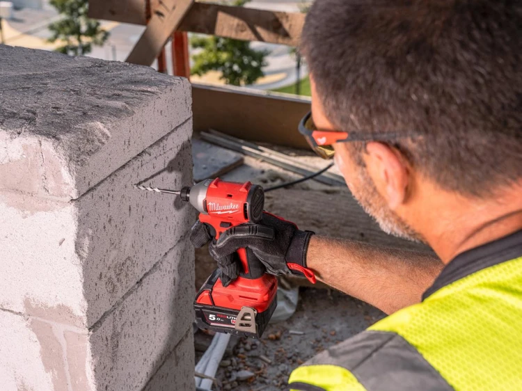 Kompaktowa zakrętarka udarowa Milwaukee M18™ M18BLIDRC-0 bezszczotkowa 1/4” Hex, wersja zerowa, bez akumulatora i ładowarki 4933492839
