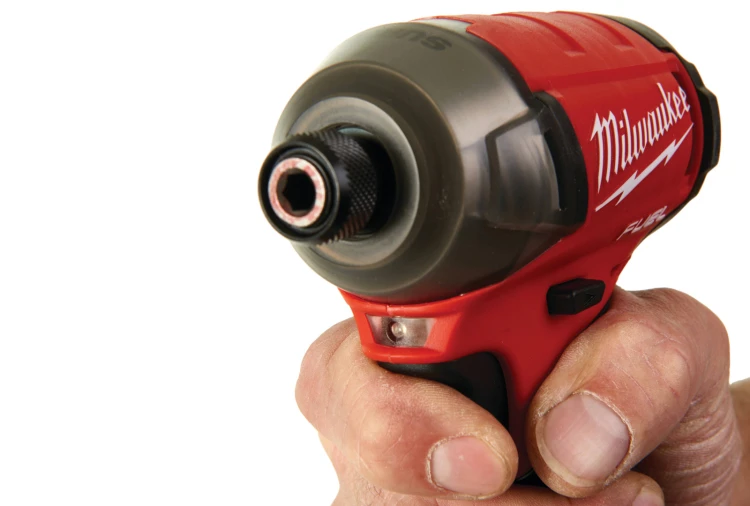 Zakrętarka udarowa Milwaukee M12FQID-201 FUEL™ SURGE™ ¼″ HEX, 1x aku. 2.0Ah, ładowarka
