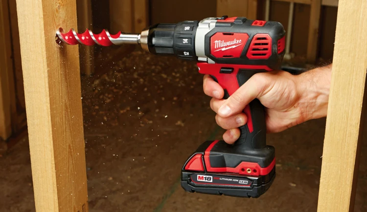 Zestaw Milwaukee M18™: wiertarko-wkrętarka M18 BDD, zakrętarka M18 BID, 2x akumulator 4.0 Ah, ładowarka, walizka, M18BPP2D-402C 4933447126