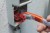 Zestaw 2 szczypiec izolowanych VDE: kombinerki 180mm, obcinaczki boczne 160mm + szczypce do rur 250mm FELO + detektor i smycz GRATIS 58094095