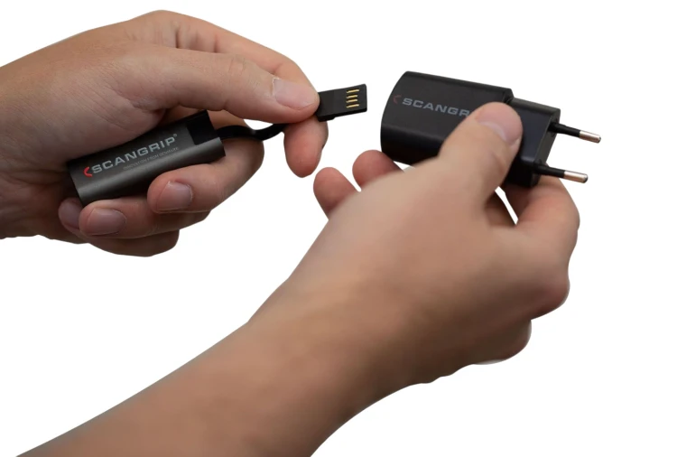 Lampka brelok SCANGRIP z wbudowanym kablem USB do ładowania FLASH MICRO R 03.5113 35113