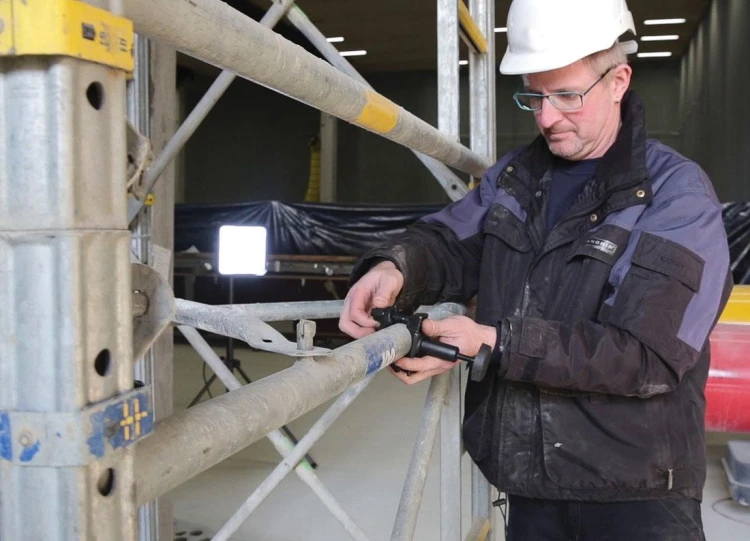 Nieoślepiająca lampa robocza SCANGRIP 6000 lm VEGA LITE 03.5453 35453