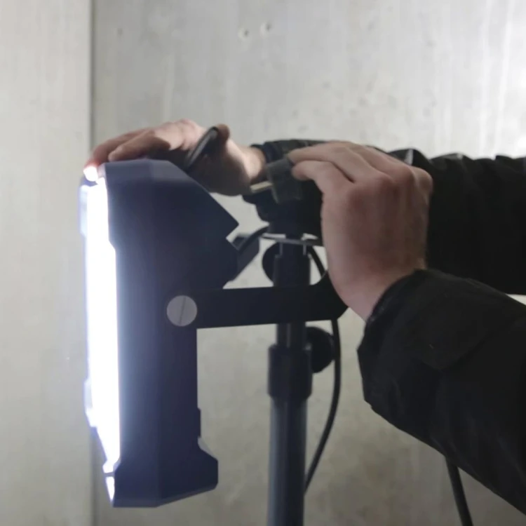 Zestaw oświetleniowy Scangrip: lampa LED Vega Lite Compact 4000 lm 03.5673 + Statyw 2 m 03.5685 – 49.0440