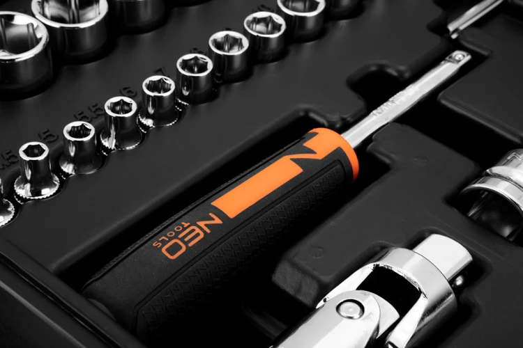 Klucze nasadowe NEO TOOLS zestaw 94 szt. CrV 1/2" 1/4"