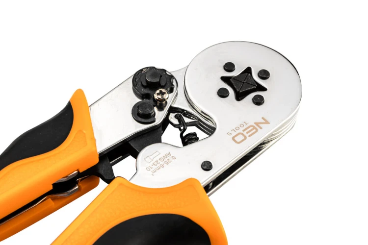 Szczypce do zaciskania końcówek tulejkowych NEO TOOLS 0.25 - 6 mm2