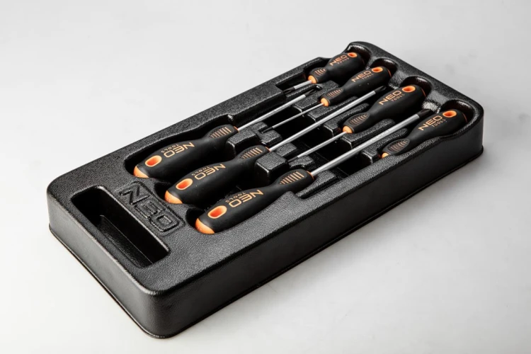 Szafka warsztatowa NEO TOOLS 6 szuflad + zestaw 149 narzędzi