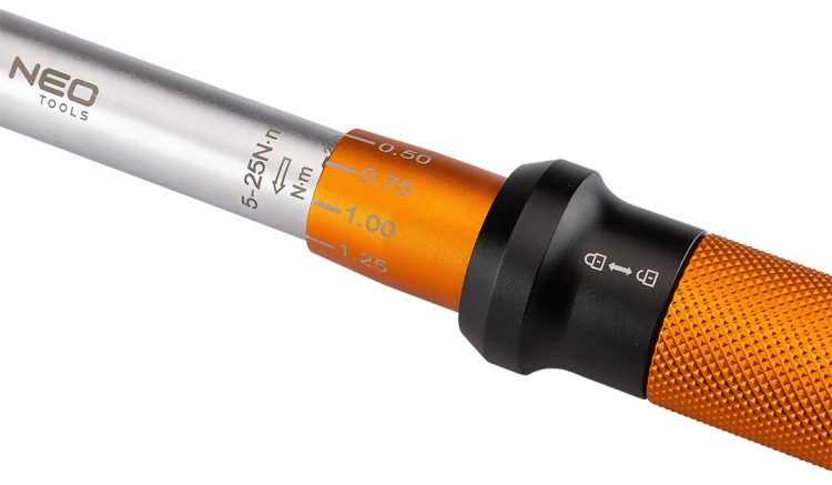 Klucz dynamometryczny NEO TOOLS dwukierunkowy 1/4" 5-25Nm zestaw 21 szt.