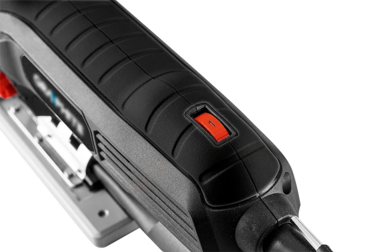 Wyrzynarka GRAPHITE 600W ilość suwów 800-3000 min-1 z uchwytem za korpus
