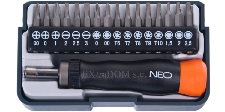 Wkrętak precyzyjny z końcówkami 17 części Neo Tools 04-228