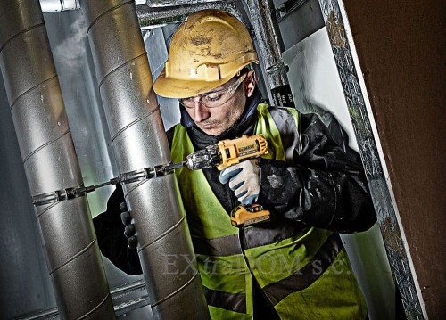 DEWALT wiertarko - wkrętarka 10,8V system XR uchwyt 10mm 2 biegi 24 Nm Li-Ion 2,0 Ah DCD710D2-QW