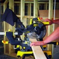 Stanley pilarka ukosowa 1500W 216mm, 5000 obr./min przesuwna głowica FME721-QS
