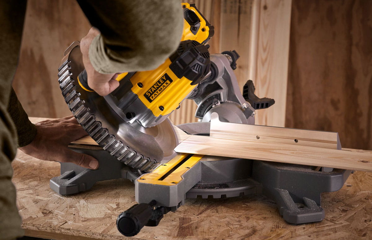Pilarka ukosowa 190 mm 18V STANLEY® FATMAX® V20 