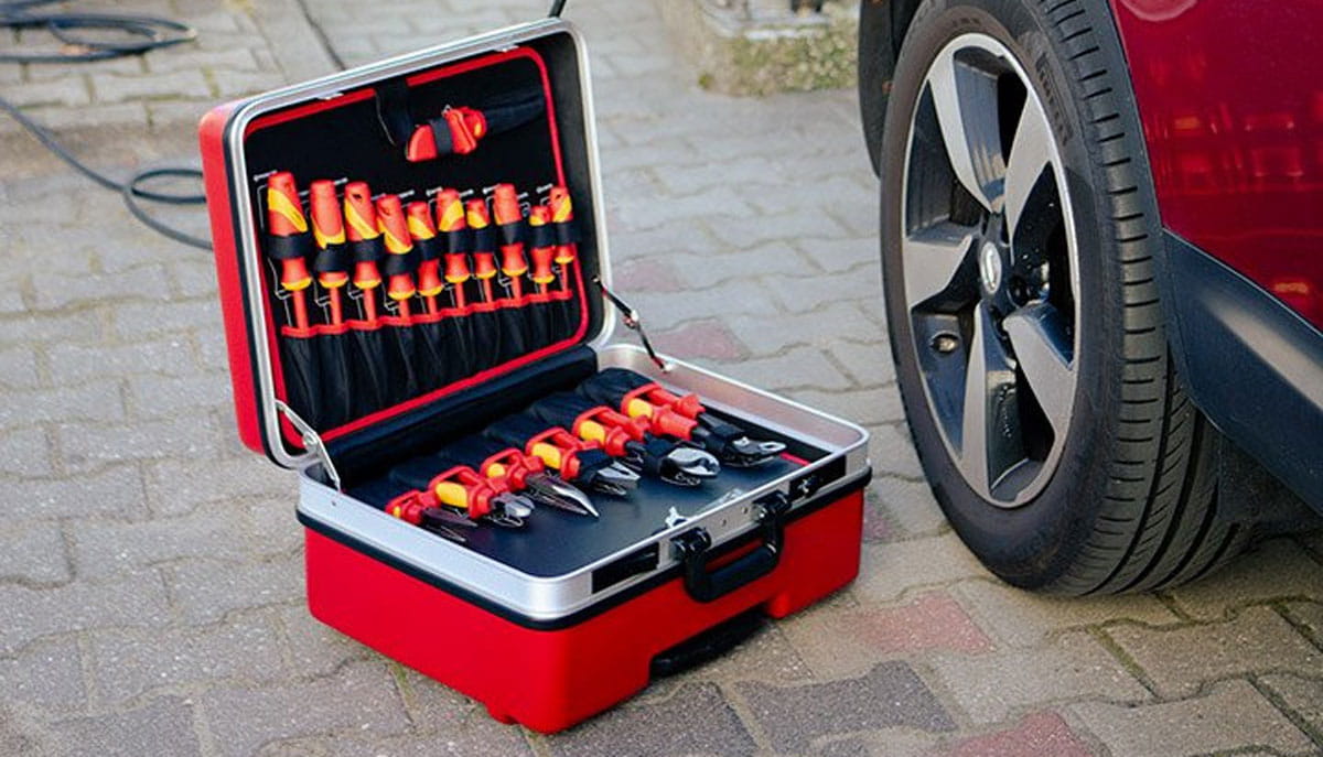 Walizka elektryka, zestaw narzędzi izolowanych 51 cz. Neo Tools