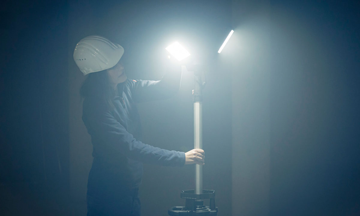 Reflektor budowlany LED na statywie z potrójną głowicą 13050 T Brennenstuhl 13500lm, IP54 1173700008