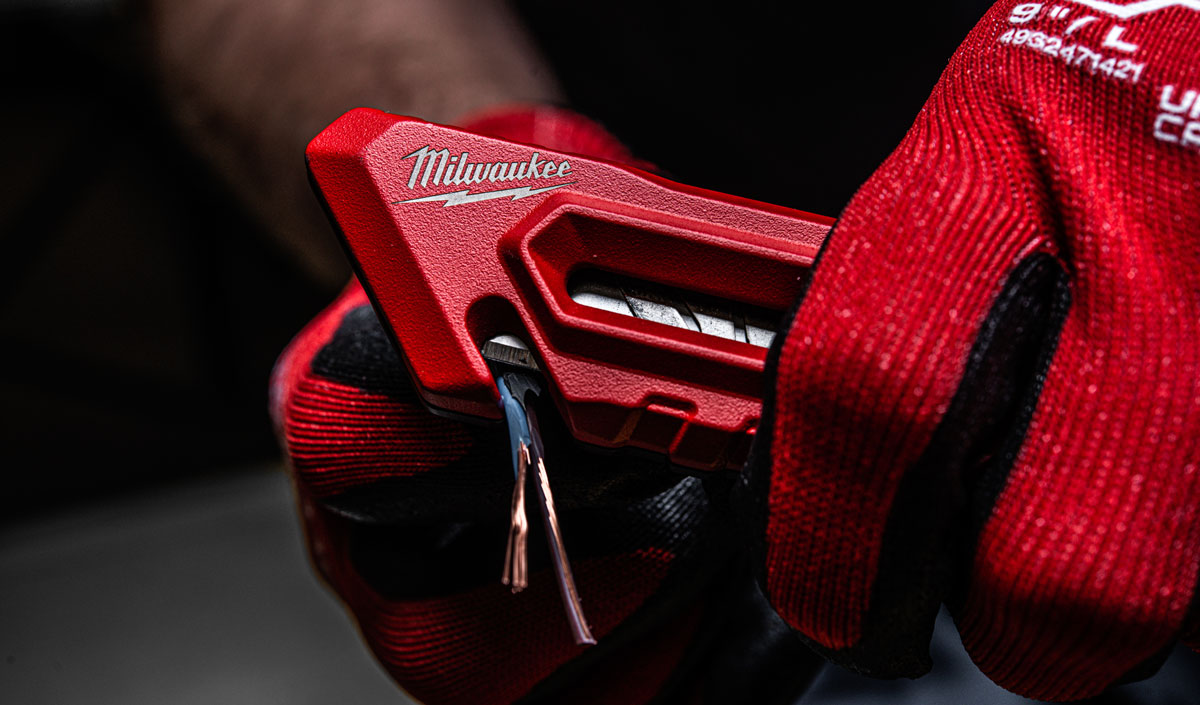 Kompaktowy nóż multifunkcyjny Milwaukee chowany 4932501777